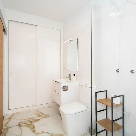 Charming 3-br With Pool, En-suite Bathrooms & Parking, Amarilla Golf *