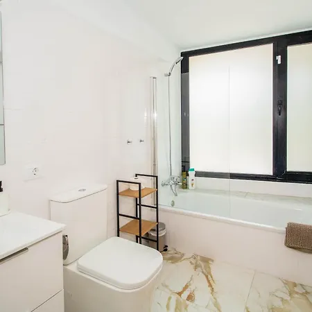 Charming 3-br With Pool, En-suite Bathrooms & Parking, Amarilla Golf *