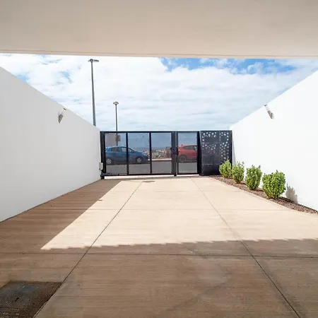 Villa Charming 3-br With Pool, En-suite Bathrooms & Parking, Amarilla Golf *