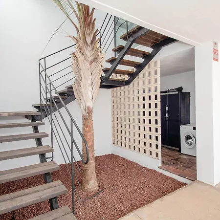 Charming 3-br With Pool, En-suite Bathrooms & Parking, Amarilla Golf *