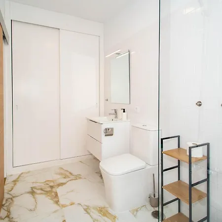 Charming 3-br With Pool, En-suite Bathrooms & Parking, Amarilla Golf Villa *